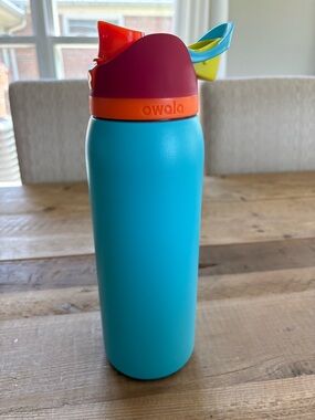 Owala Bright Aqua 40oz Insulated Travel Cup